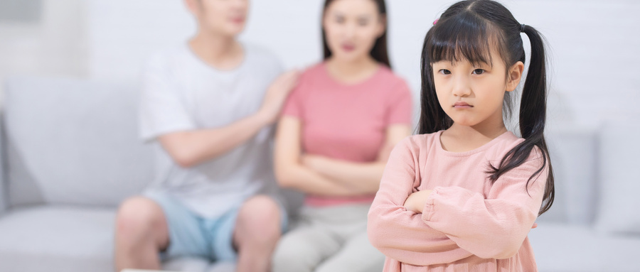 父母在這4件事上越“狠”，孩子將來越出色，可惜大部分家長都舍不得