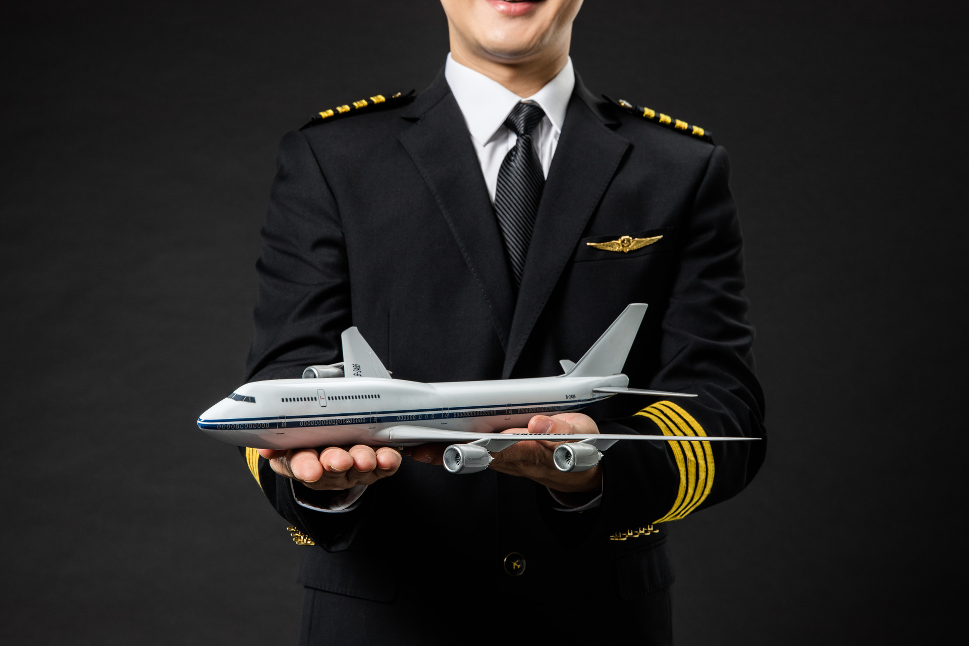 關(guān)于延長2023年度海軍招飛網(wǎng)上報(bào)名時間的通知